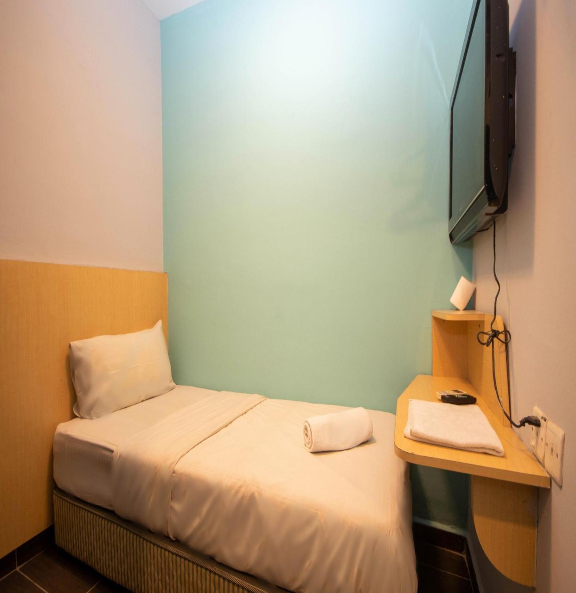 Single Room,1531143181:JPEG